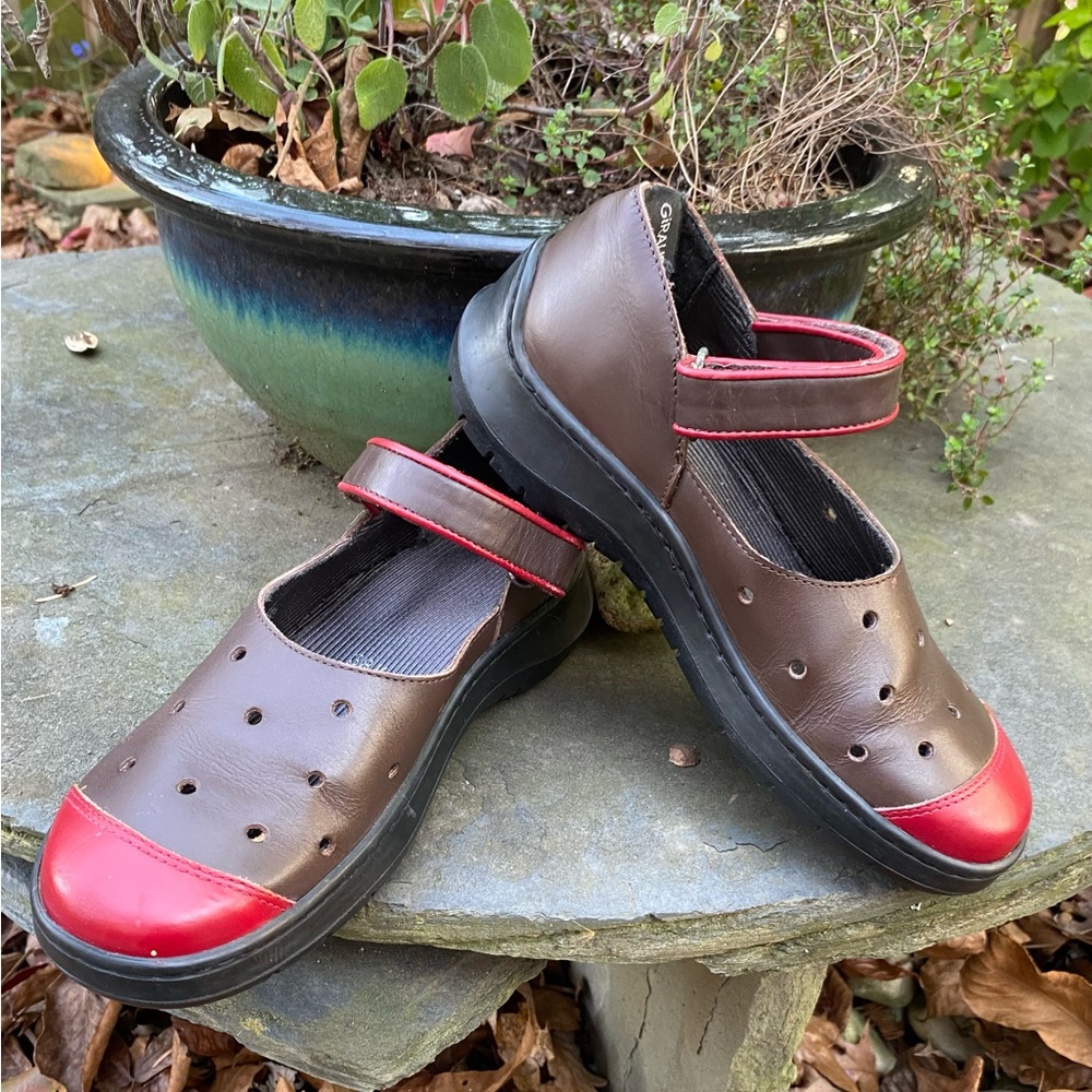 Giraudon Brown & Red Mary Janes size EU 38.5 US 8